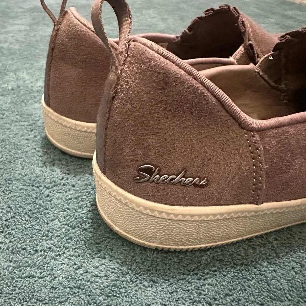 Sketchers Ruffle Slip On Sneakers 6
